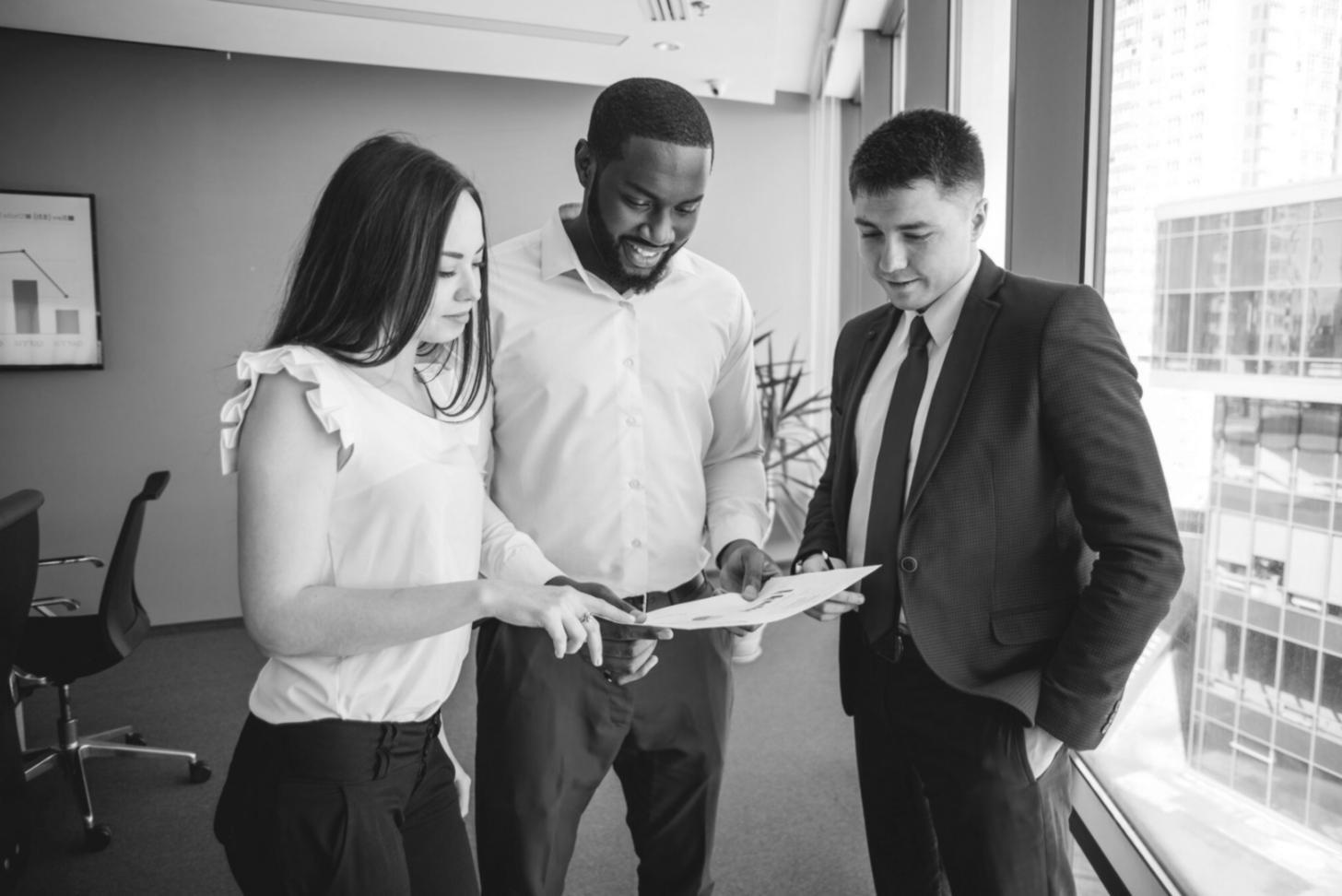 Finanzanalyse Arbeitsplatz mit modernen Tools